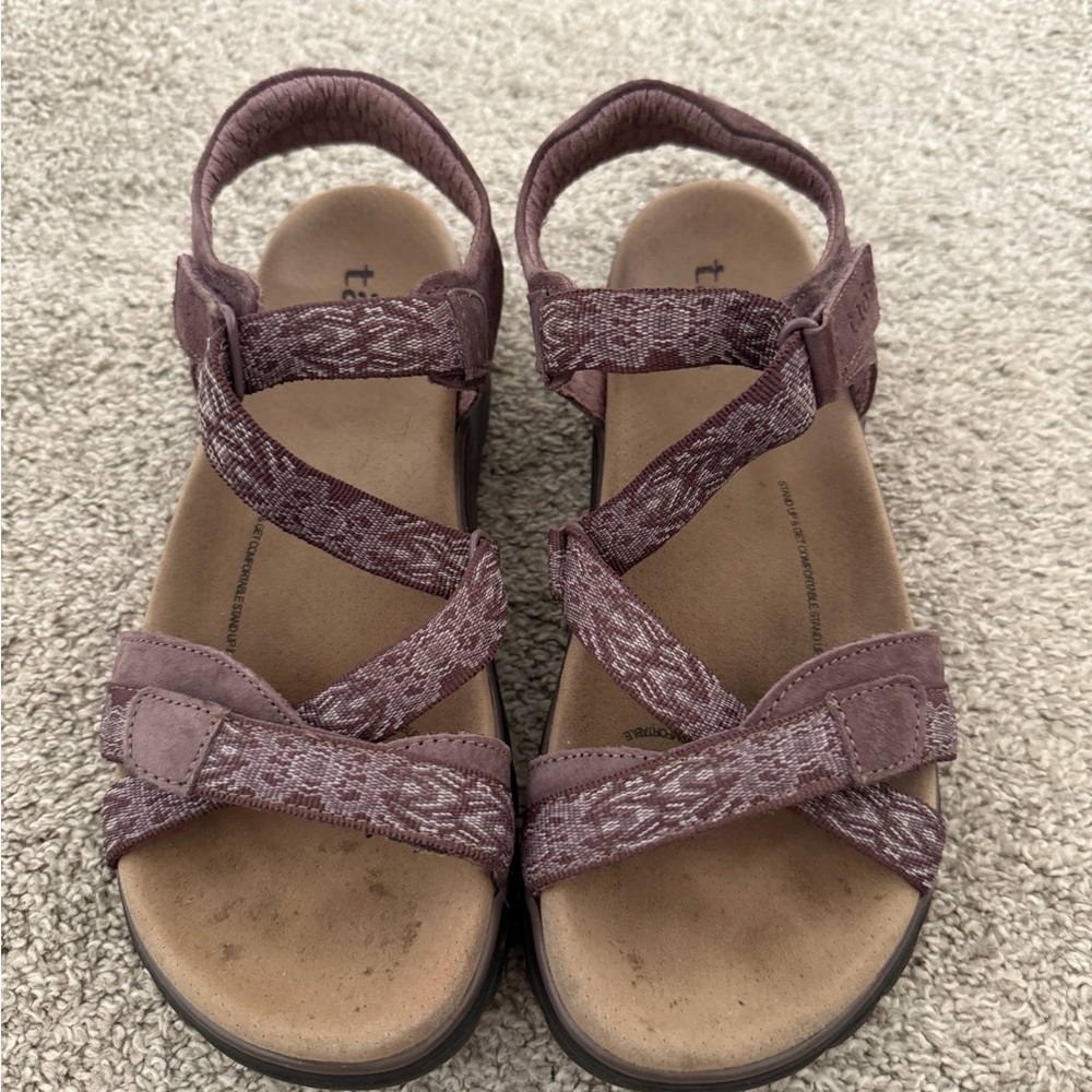 Taos Footwear Women's Sandals in Mauve